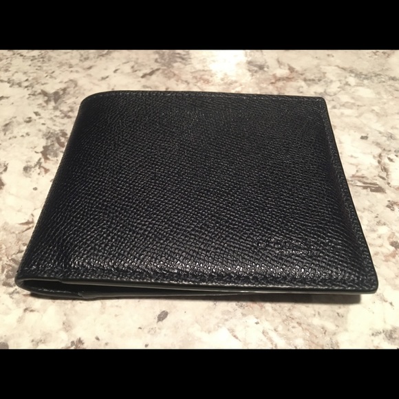 Coach bi fold wallet - Picture 1 of 4